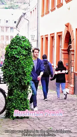 Bushman prank #fyp #foryoupage #funnyvideos #prank #tik_tok #haha #funny #bushman #bushmanprank #prank 