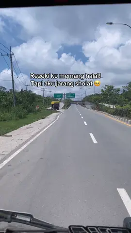 Rezekimu begitu luas, tapi sholatku, sujudku jarang kepadamu😇