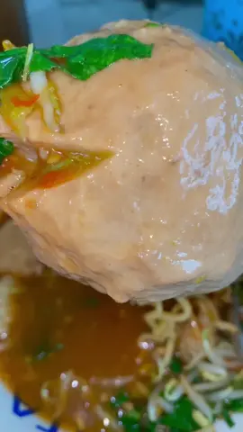 Tim bakso bihun sayur atau mie sayur nya kaka 🥰 #fyp #xyzbca #viral #trending #videotiktok #makan #bakso #masukberandafyp Lokasi : Baso Tanpa Nama poncol ,tugu duren-jawabarat Perhatian : DILARANG MENGAMBIL VIDEO INI UNTUK KEBUTUHAN KONTEN KALIAN YANG MENGHASILKAN UANG, untuk endorsement promosi usaha boleh japri saya.😘 