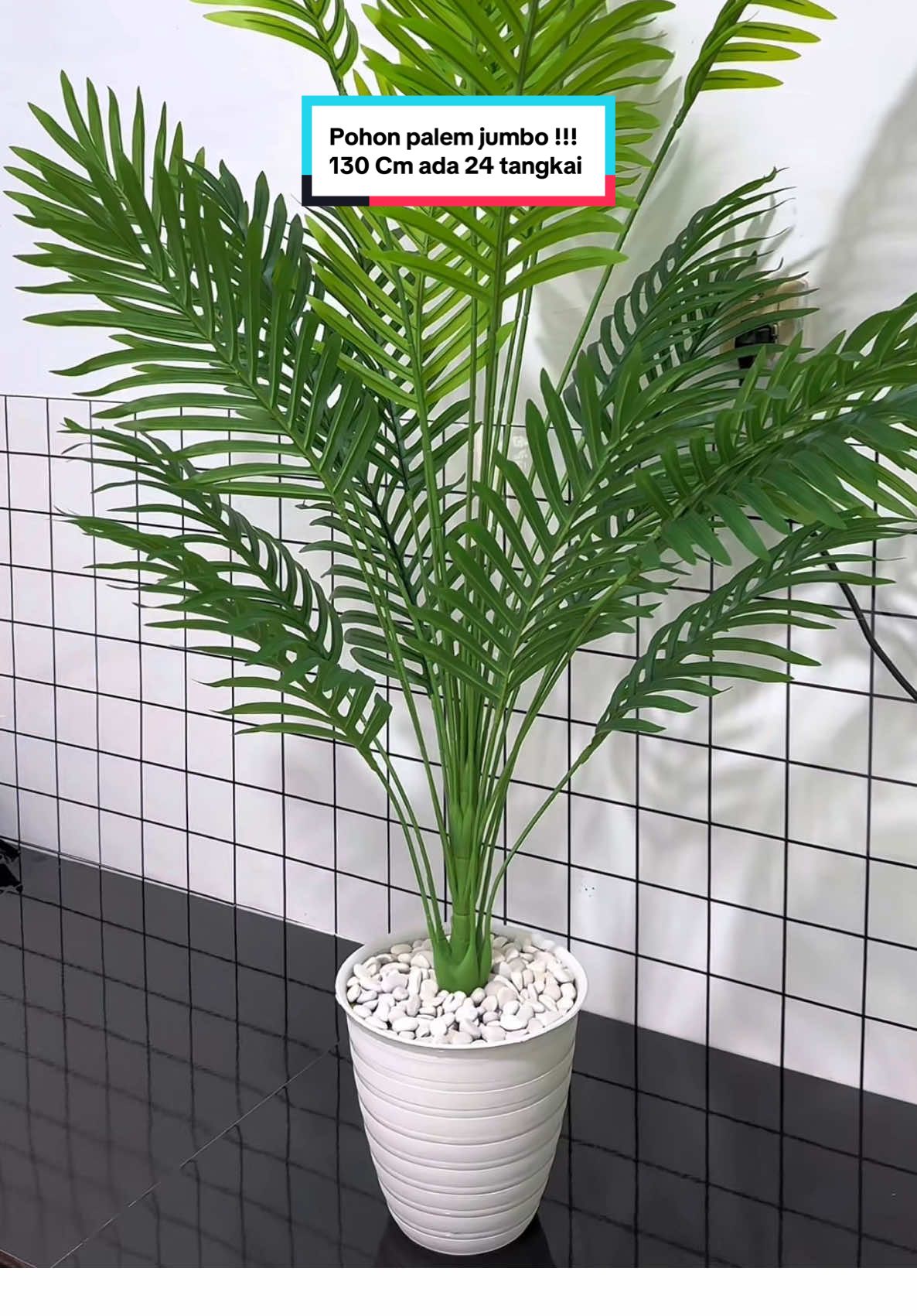 Pohon palem artificial jumbo 24 cabang tinggi 130 cm. #pohonpalem #pohonpalemhias #pohonartificial #pohonpalsu 