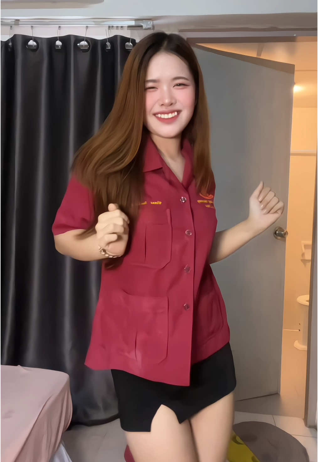 ดีดอะไร😜🌷พิกัดทรงเอ➡️@มดลักหมา(fourmi)🐜 #กระโปรงทรงเอ #มอรามคําแหง #เสื้อช็อป 