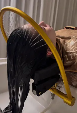 ✨ Để tâm trí được nghỉ ngơi, để mái tóc được yêu thương. Gội đầu dưỡng sinh – liệu trình thanh lọc và thư giãn từ da đầu đến tâm hồn, chỉ có tại TinyBeauty Spa  💆‍♀️🌸  #goidauthugian #goidauduongsinhtrungson #goidauduongsinhbinhchanh #goidauduongsinhquan7