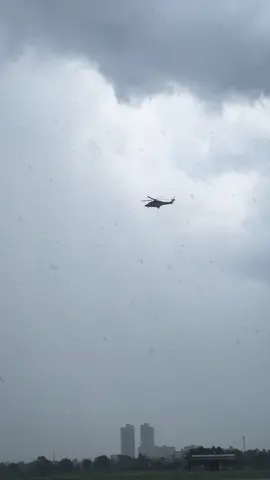 Sài Gòn beach mưa quá ae🤭#yeumaybay #vungtau #trưcthangviet #binhdoan18 #sanbayvungtau #daukhi #ptsc #sapnhaptinh #sinhhelicopter 