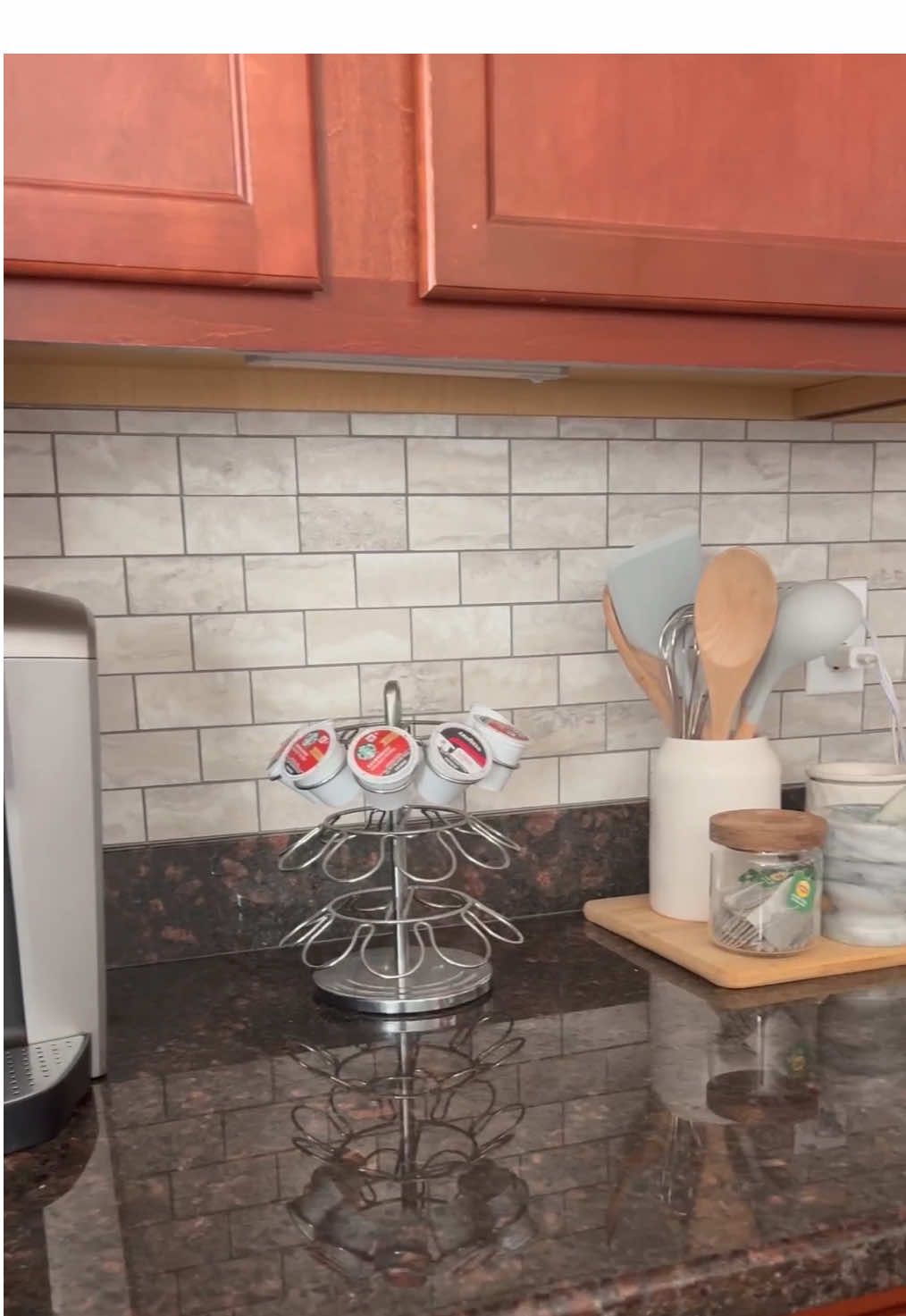 Did my kitchen peel & stick tiles, I love it!!! #stickgoo #peelandsticktile #peelandstickbacksplash #walltiles #homedecor #kitchenupgrade #kitchendesign #DIY #fypage #kitchendesign