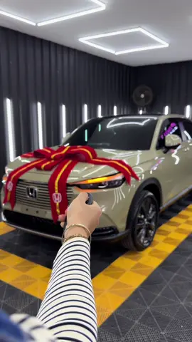 Unboxing my new car 🫶🏻✨ . Masya Allah Tabarakallah 🥹💕 #unboxingmobil #hrvsandkhaki 