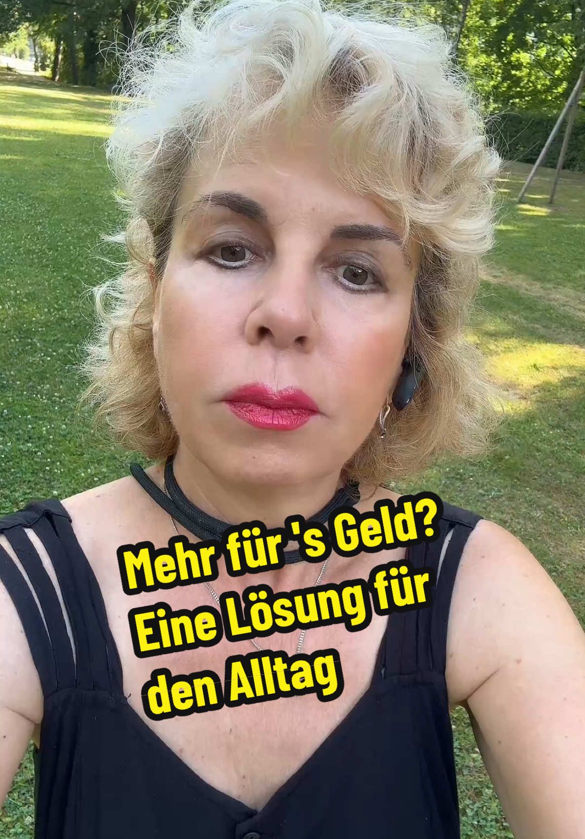 Der spürbare Unterschied zwischen Fiat Geld und Bitcoin im Alltag. ✅ Fiat Geld wird immer mehr. Bitcoin       wird immer weniger. ✅ Dadurch wird das Fiat Geld immer        wertloser. Der Bitcoin wird immer        wertvoller. ✅ Alles wird teurer. Dein Warenkorb        mit Fiat immer kleiner. Mit Bitcoin        kannst du dir mehr leisten. Bitcoin, eine gute Lösung für 