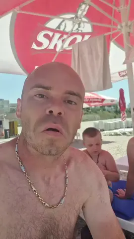programul nostru cu 2 copii la mare 😅
