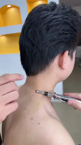 Bút xung điện Mát xa dò  huyệt châm cứu ##butxungdienchamcuu##xuhuong##xuhuongtiktok##butxungdien#butxungdienmassage##butxungdienw912##maymassagexungdientrilieucovaigay##chamsocsuckhoechudong