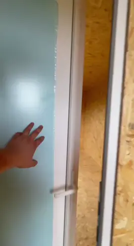 Відповідь користувачу @ЯРИК  І будівельникам потрібно переодягатися в комфортних умовах 😎 #рек #дача #будинок #битовка 