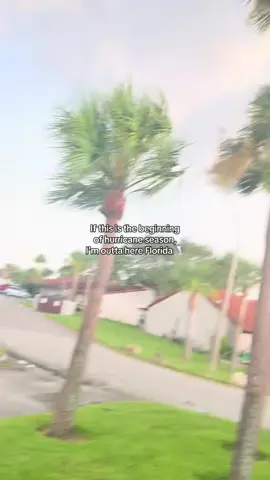 Ok Florida, now this? We've had enough weather in the Tampa Bay Area this past year! Tornado in Largo, FL 6/25 #tornado #whatthehell #florida #floridaweather #summerstorm #largo #twister 