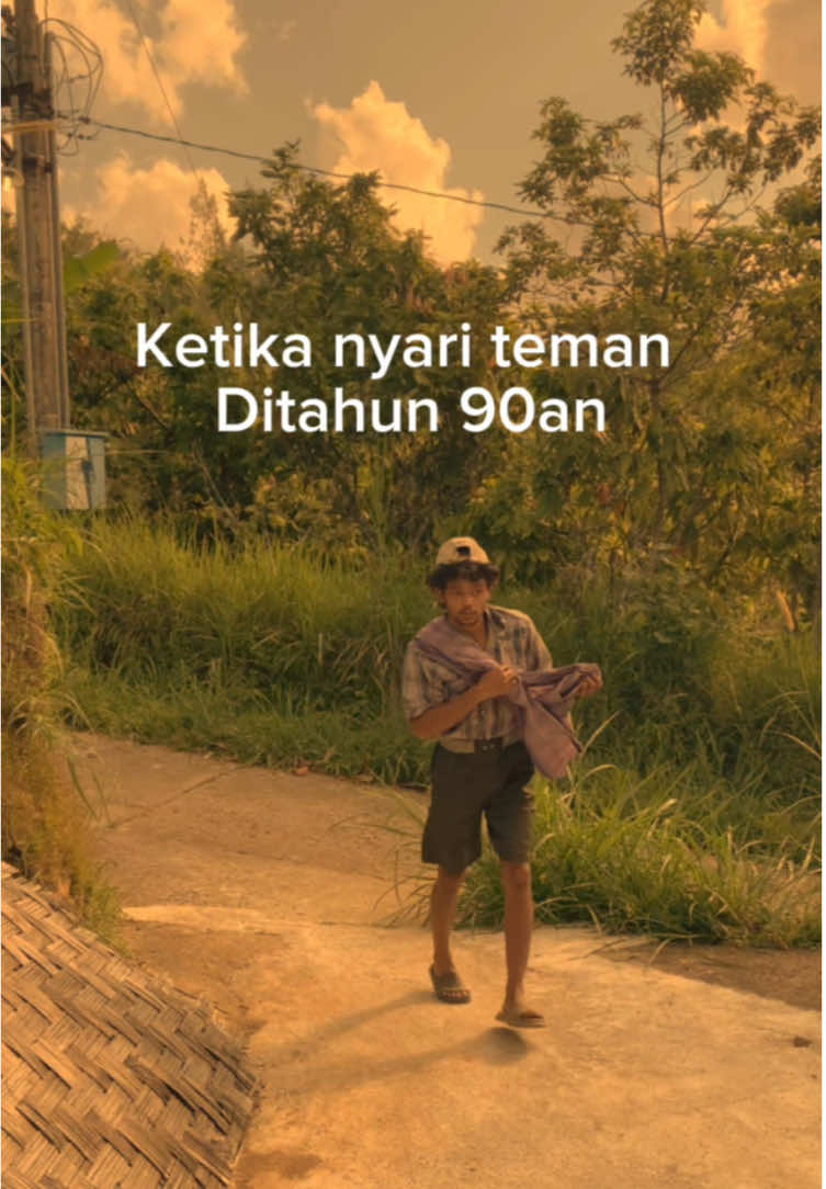 Liat dari sandalnya😅 #nostalgia #era90an #masakecil #kenanganterindah #anak90an #nostalgia90an #fyp 