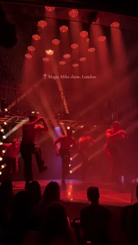 we were defeated by flying men 😭✋🏻 #birthday #men #magicmike #show #london #londonlife #londonshow #fyp #foryoupage❤️❤️ #rainingmen #londontheatre #fff #slay #bachelorette #wheretovisit 