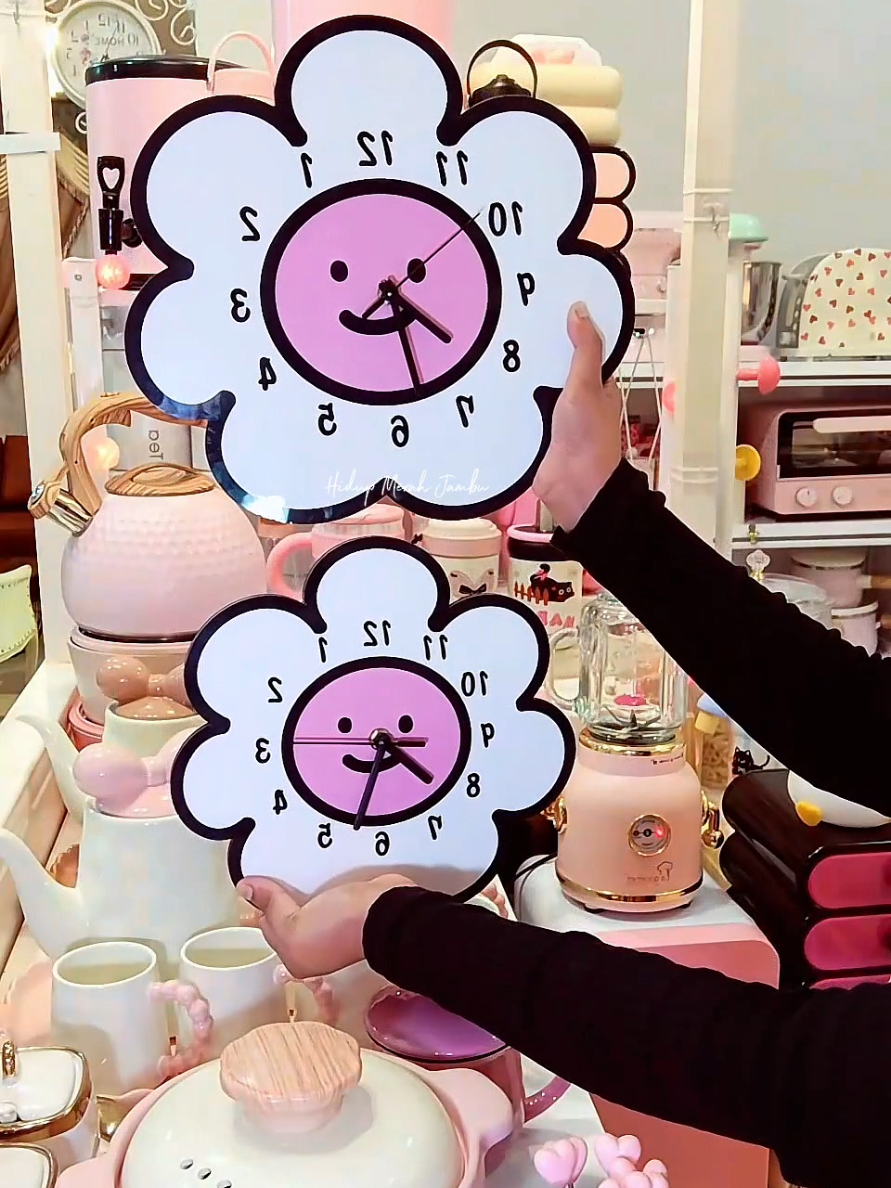 Ready stock tau! Jam dinding terpaling comey abad ni..!  #hidupmerahjambu #klusterhmj #jamdinding #jamdindingaesthetic #clock #wallclock #fypシ  #tiktokmalaysia #fyp 