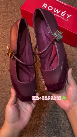 Cantik bgt beb ❤️‍🔥❤️‍🔥 #flatshoes #flatshoeswanitamurah #flatshoesrowey #sepatuwanita #sepatukasual #sepatukeren #sepatukekinian #sepatukerja 