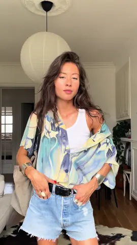 Hawaiian shirt for summer in Paris 🌺🌺 #fyp #fashion #outfit #outfitinspo #fashiontiktok #summeroutfit #shorts #birkenstocks #hawaiianshirt 