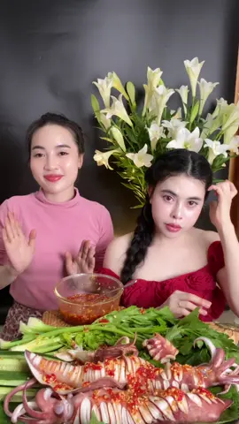 gu Yến gu Yến #Mukbang #yenchuyenke #vivithichan #ancungtiktok 