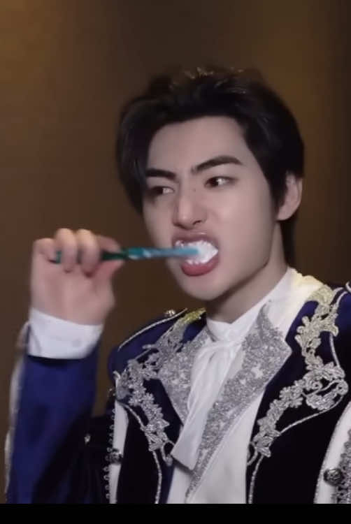 たまに様子がおかしくなるイケメンくん。虚無モードはもはやおきまり#SUNGHOON #ENHYPEN #ソンフン 