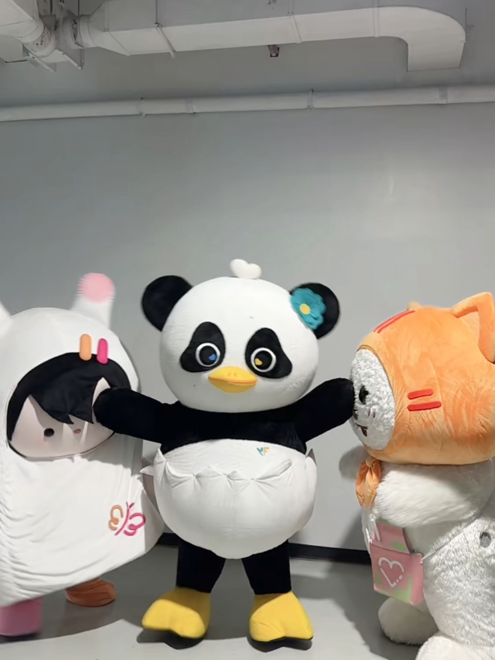 หยั่มมาวอแวกันด๊ะมั้ยเล่า #LUNAR #MUVMUV #ANY 