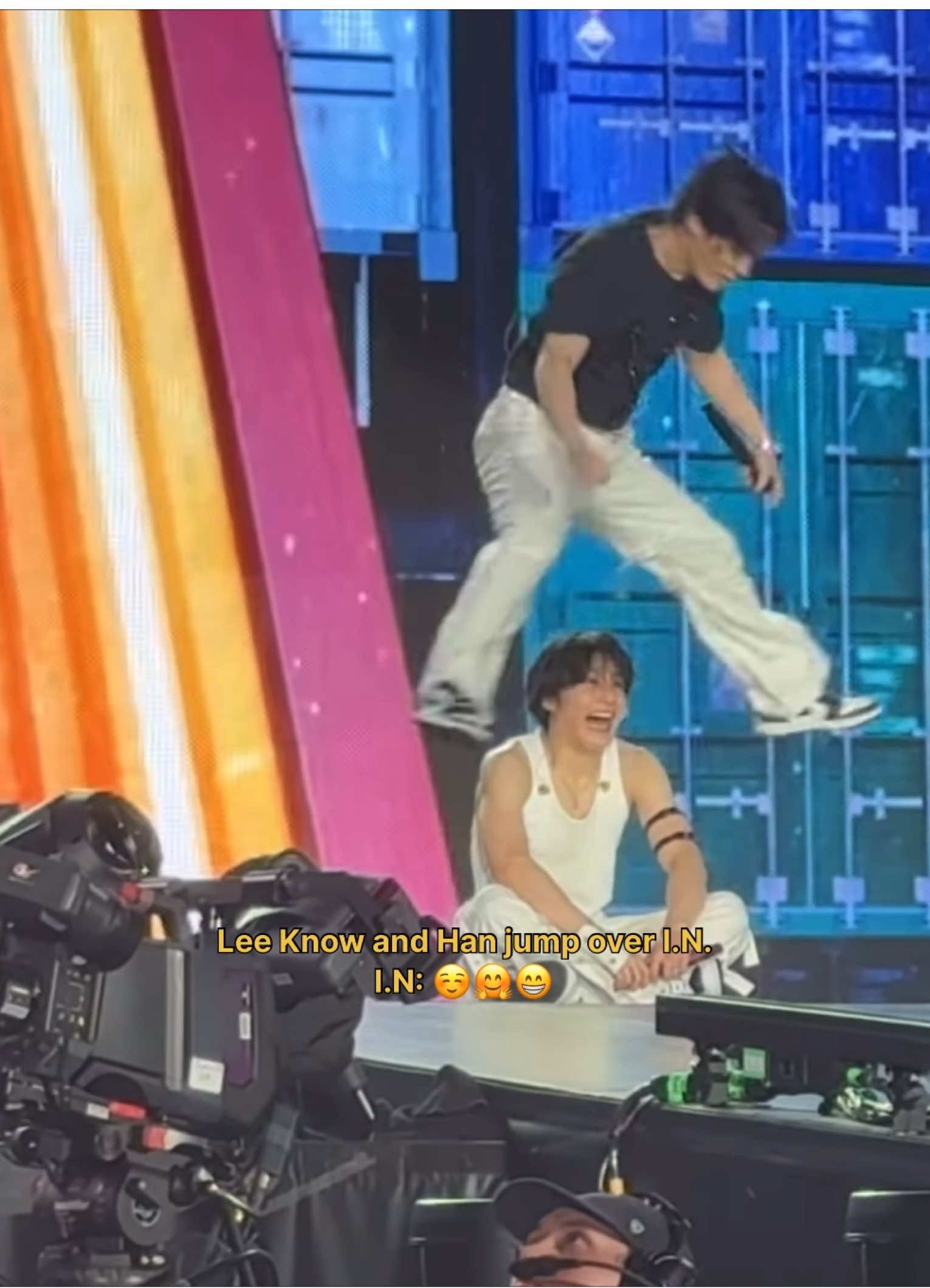 Poor Babybread🤣😁 #i_n #leeknow #hanjisung #changbin #jeongin #straykids #skz 