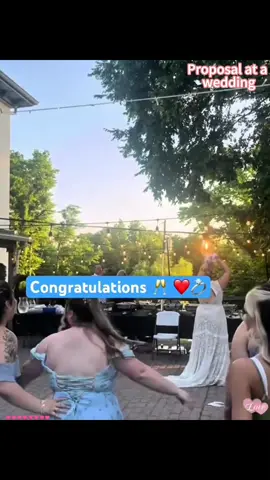 Bouquet toss surprise proposal#wedding #bride #proposal #bouquet #Love #surprise #happy #foryou #viral 
