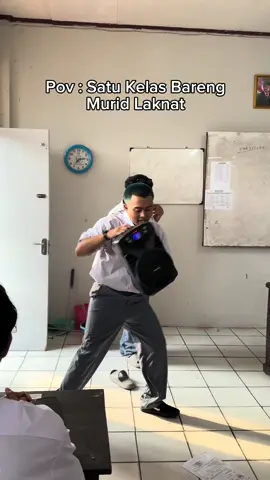 kalah banyak akalnya😎