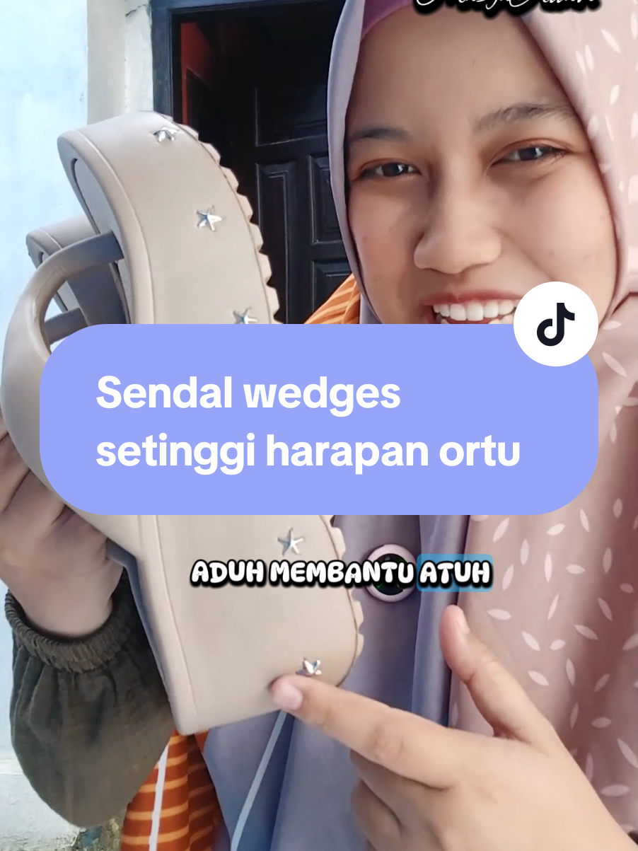 Sendal wedges setinggi harapan ortu nyaman murce gesss #sendal #sendalwanita #sendalmurah #sendalviral #cuantanpabatas #racuntiktok #fypシ゚viral 