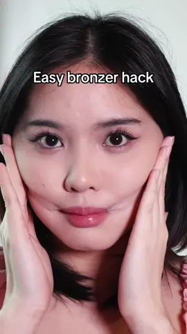 A simple method for achieving symmetrical bronzer application #EssenceCosmeticsMY #makeup #BeautyTok #hacks #malaysia #fyp 