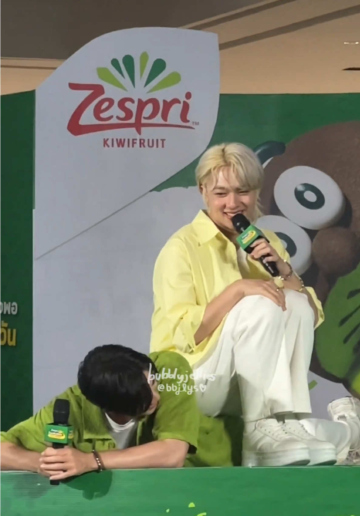 พี่ซีโดนแมวนั่งทับแย้ววว 🤭🤭 @NuNew @ZEE  #ZeeNunew #ZeePruk #NuNew  #ZestyJourneyกับซีนุนิว  #fyp 