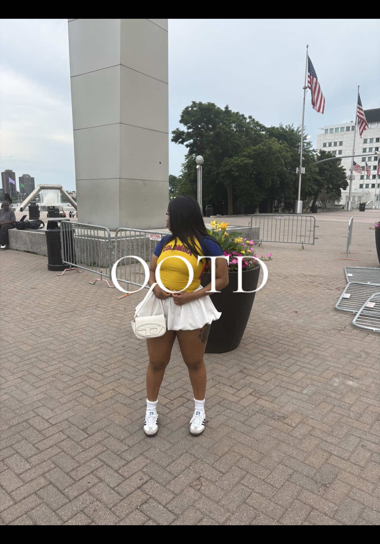 Quick OOTD before I go out 🫶🏾 #OOTD #gennstyledme #bubbleskirt #fypシ 