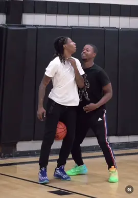 You falling for this move? 🤔😂#basketball#streetballer #trending #foryoupage 