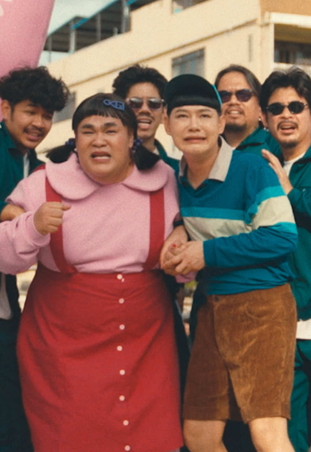 มาเล่นจริง ลุ้นจริง กับ ‘น้องโกโกวาและชอลนุ้ย‘  👧🏻👦🏻🚨 ใน ‘เกมกระโดดเชือก’   เสาร์ - อาทิตย์ (28 มิ.ย. - 29 มิ.ย. และ 5 ก.ค. - 6 ก.ค.) เปิดให้เข้าพื้นที่ และเล่นเกมกระโดดเชือก เวลา 09.00 - 21.00 น. จันทร์ - ศุกร์ (30 มิ.ย. - 4 ก.ค.) เปิดให้เข้าพื้นที่ 09.00 น. - 21.00 น. เปิดให้เล่นเกมกระโดดเชือก เวลา 16.00 - 21.00 น. แล้วอย่าลืมไปดู สควิดเกม เล่นลุ้นตาย 3 ที่ Netflix กันนะทุกคน #สควิดเกม3 #NetflixThailand #โกโกวา #SquidGame3 #เล่นลุ้นตาย #SquidGame