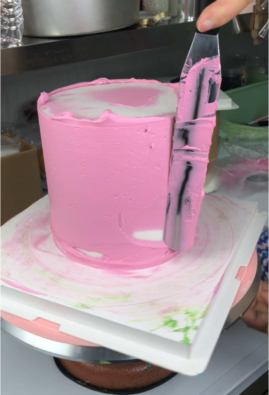 #Capcut diy so cute pink cake #fyp #cake #caketiktok #cakevideo #beautifulcake #diycake #cakepiping #caketutorial 