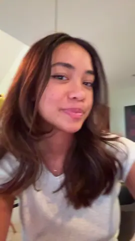 I always used to make this face as a kid and said it looked like the grinch 😭 #whoville 