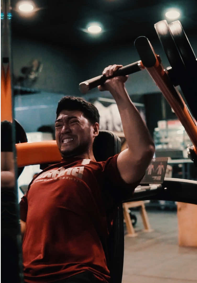 Olahraga kok abis ini hehe #gym #olahraga #solo #garasifitness #Fitness #dpsihere 