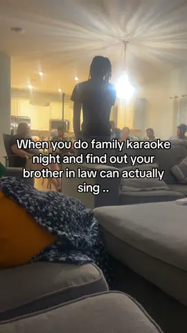 I was shocked 😳 #singing #tennesseewhiskey #karaoke #karaoketiktok 
