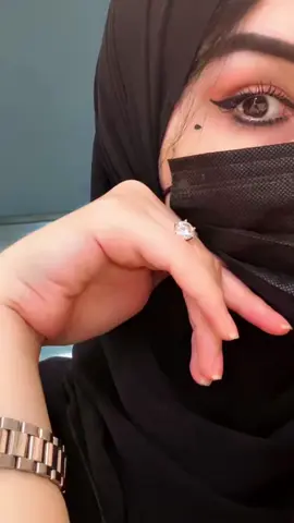 واضح التعب بعيوني من النقاب لي اسبوع عيوني حمرا وملتهبه والدكتور طلب مني استخدم نضاره نظر طلع عندي ضعف نظررر حسدتوني بالنقاب🥲💔