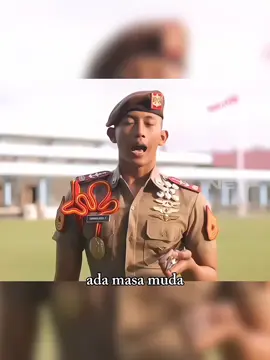 Akademi Angkatan Udara (AAU) adalah lembaga pendidikan militer di bawah Tentara Nasional Indonesia Angkatan Udara (TNI AU) yang bertugas mendidik dan membentuk calon perwira TNI AU menjadi prajurit pejuang sapta marga yang berjiwa juang tinggi, profesional, serta memiliki integritas moral dan kepemimpinan. Berlokasi di Yogyakarta, AAU menyelenggarakan pendidikan akademik dan militer dengan penekanan pada kemampuan kepemimpinan, kedirgantaraan, dan kedisiplinan. Lulusan AAU diangkat menjadi perwira pertama berpangkat Letnan Dua dan siap mengemban tugas dalam menjaga kedaulatan udara Indonesia. - - - #taruna #tarunaindonesia #akademiangkatanudara #tniau 