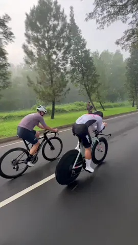 puncak vibes 🤙 #bsdcity #fyp #cyclingtiktok #roadbike #rootcyclingstudios #mozialoop #road #sepeda #healing 