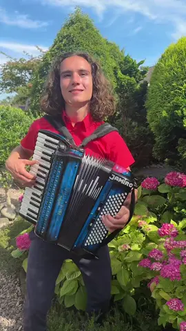 Marina Jamiro Accordion #accordion #accordeon #musette #viralvideos #forupage #harmonica #akkordeon #fisarmonica #accordionmusic #musica #fyp #viralmusic #vibe #livemusic #bandoneon #classicalmusic #organ #jamiroaccordeon #jamiromusic #harmonika #accordionlife #musicalperformance #fypageシ #stereolove  #lafoule #foryoupag #nederland #nederlandstalig #nederlandstaligemuziek #nederlandsetiktokkers #schlager #schlagermusik #schlagerliebe #marina 