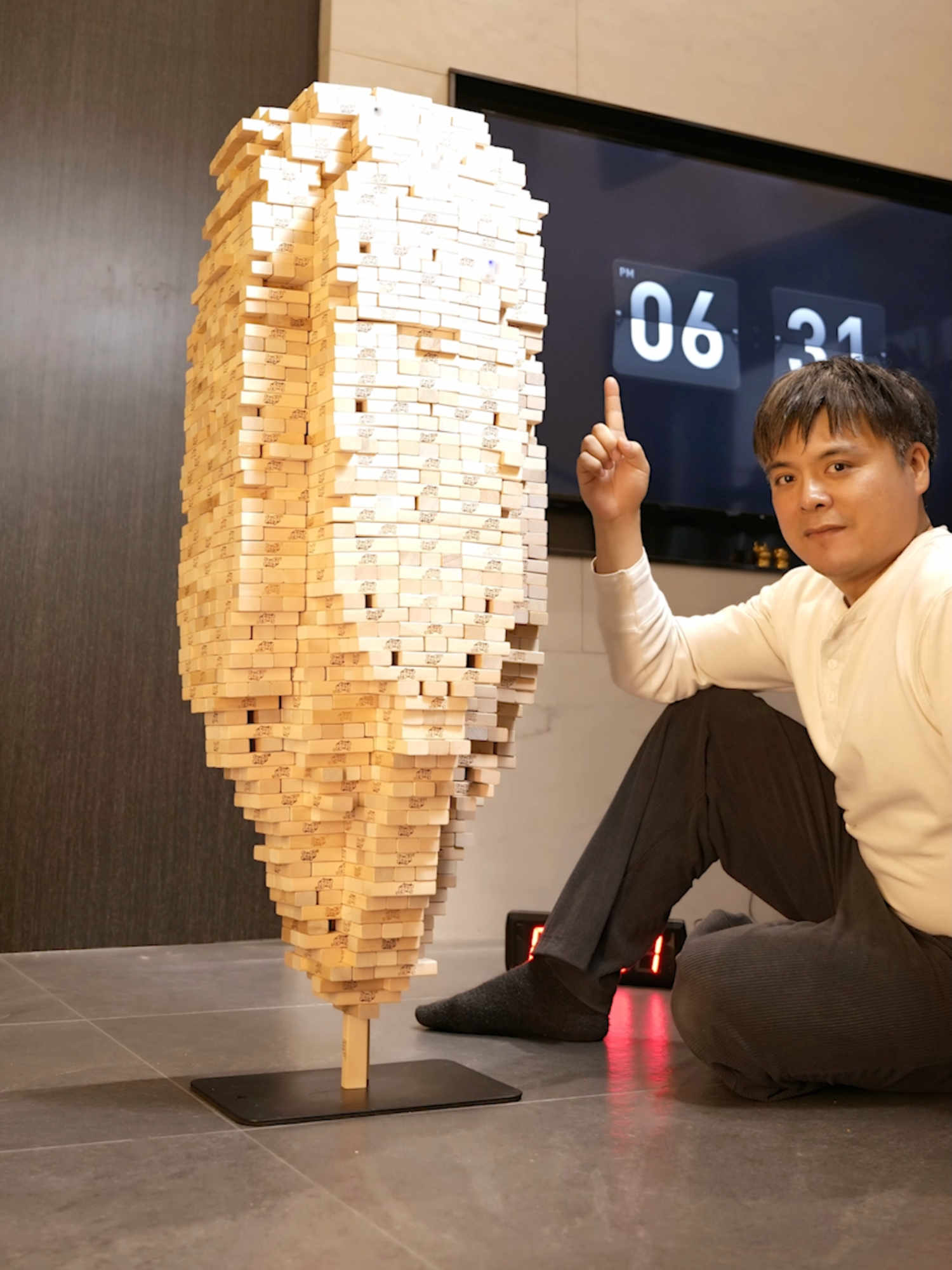 Most Jenga blocks stacked on one vertical Jenga block - 3,149 by Tian Rui 🇨🇳