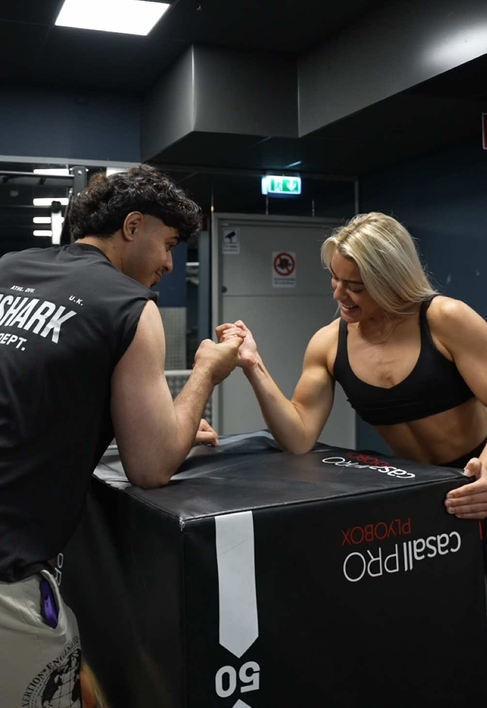 Watch me reconsider my life choices 😮‍💨 #GymTok#gymreel#armwrestling#biceps#gym#challenge