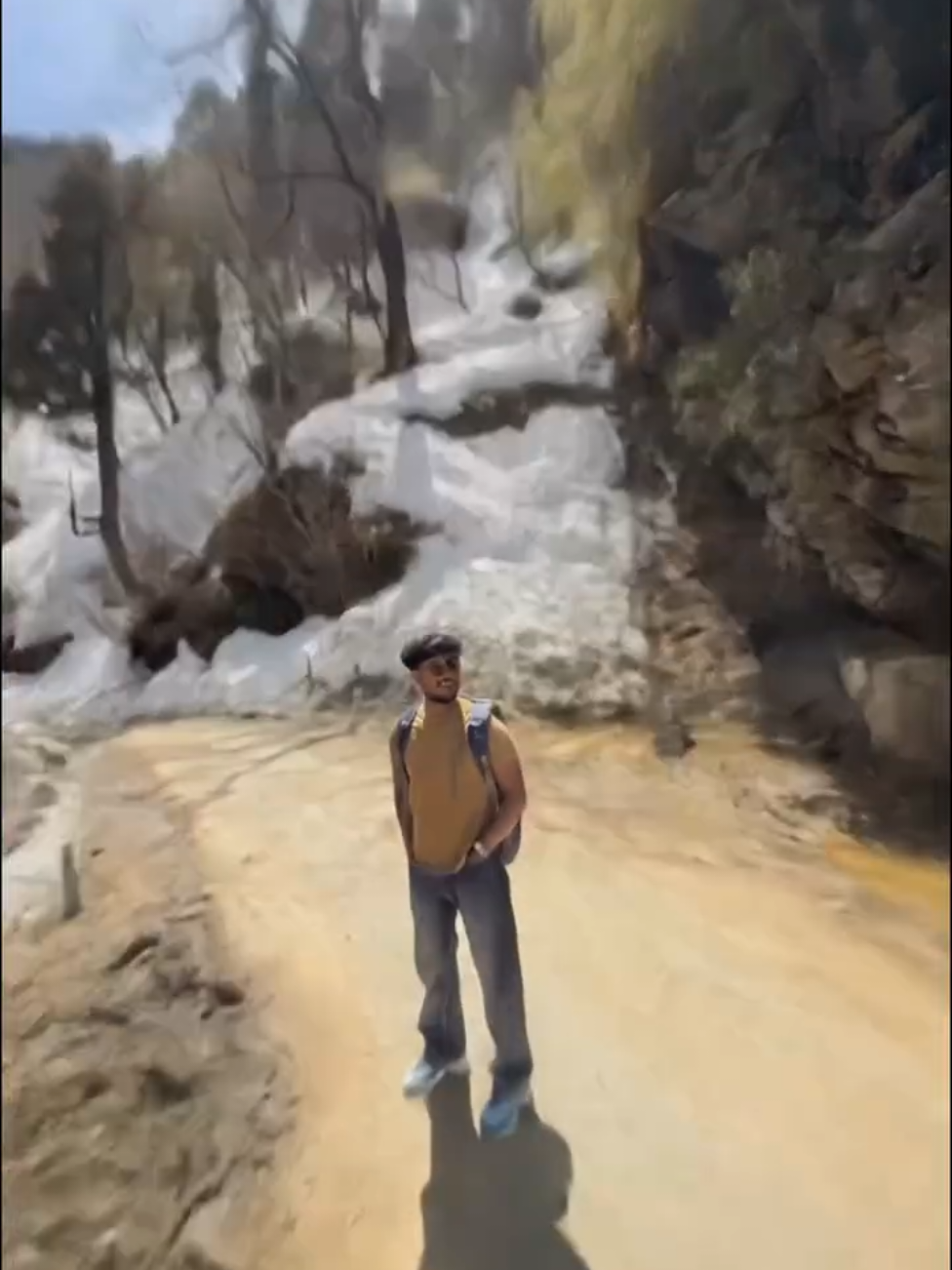 Earth Zoom Effect 😱😱😱 . . . . #capcut #trending #capcutedit #editing #explorepage #edit #tech #tutorial #sharrytipstricks #learnwithsharry 