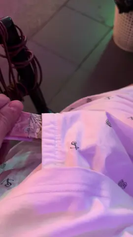 叫了几个妹妹出来玩，忘记带钱了，怎么办？要跑吗？😂