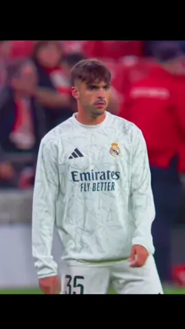 Asencio le meilleur défenseur central au monde actuellement 🥶💀#raul #asensio #raulasencio #realmadridfc #defending 