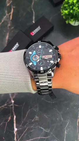 🖤 O relógio que virou desejo no pulso dos estilosos! ⌚🔥 Brilho da pulseira prata + mostrador preto imponente = elegância que impressiona em qualquer lugar. Quem vê… pergunta onde comprou. Quem tem… não tira mais do braço. ⚠️ Estilo de homem que se garante 🔁 Compartilha com aquele brother que merece subir de nível ❤️ Curte e comenta: “EU QUERO” pra saber onde encontrar! #RelógioCurren #estilomasculino #moda2025 #relógiotop #ficaadica #Fyp #ViralTikTok #pulseiraprata #MostradorPreto 