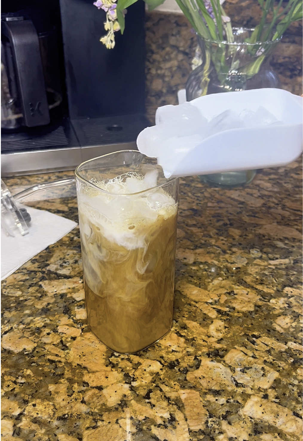 Perfect for ice coffee! #cups #glasscup #glasscups #icedrinks #icecoffee #togocup #strawcup #kitchen 