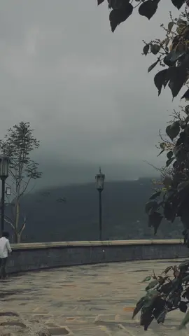 දැනෙන දේවල් හමුවෙන්නෙ අහම්බෙන්ලු, එයාට වත් නොදැනෙන්න බලපු ඇස් මට දැනුන විදිහ, ඒ ඇස් හිතක් නිවෙන මුහුදක් තරම් සුන්දරයි! කොහොම උනත් ඒ දැනෙන දේවල් හිමිවන්නෙ හරි කලාතුරකින්ලු. ඉතින් ඒ ඇස් කොච්චර දැනෙනවද කිව්වොත් , එයාගෙ ඒ ඇස් වල වෙනස් වීම අනුව මගේ දවස තීරණය වුන අවස්ථාව සෑහෙන්න තිබුණා ඇයි එයා අවුලෙන් ඉන්නෙ මොකක් හරි ප්‍රශ්නයක්ද, දුකින්ද ,සමහර විට අසනීපයක්ද , මට දැනෙන විදිහට ඒක පාර්ශ්වික ආදරයේ හැටි ඔහොම තමයි වෙන්න ඇති.#forcrush #foryou 