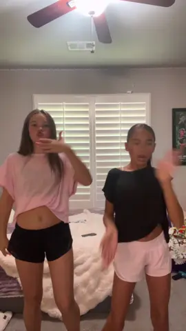 about to go to starbucks and slick city w/ zoe🩷🖤