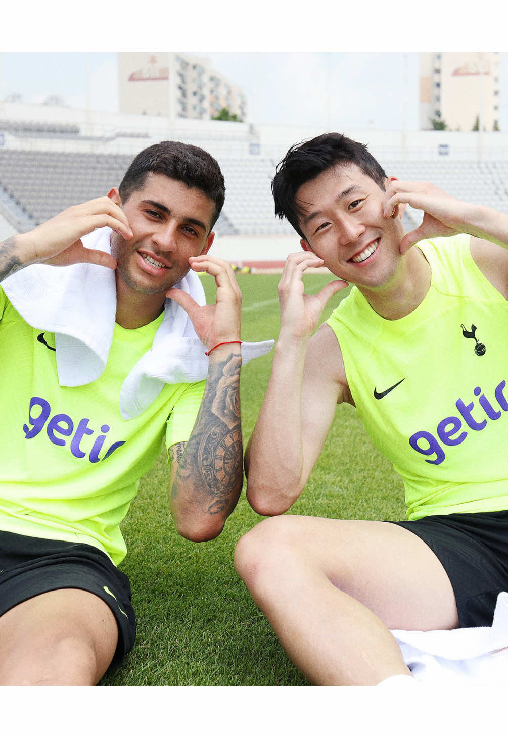 🗣️🤬JAJAJA, Heung-min Son tirándole un “LA C… DE TU MADRE” a Pedro Porro, después de molestarlo. El verdadero ‘Efecto Cuti’. 😅🇦🇷🇰🇷 #parati #fyp #cutiromero #argentina #son #heungminson #cristianromero #spurs #tottenham #england #inglaterra 