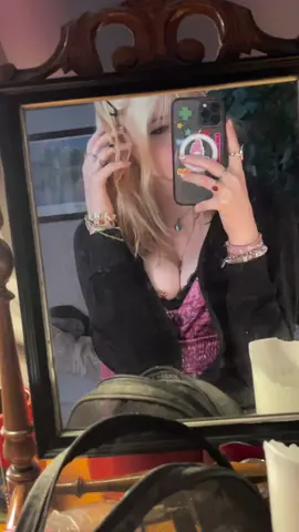 mlem #mirror #post #me #hi #bmf #blondie #thrift #lover #lovergirl #silly #dandelion #mwah #jewerly #style #OOTD #princess #vibe #radiohead #yay #fyp #fy 